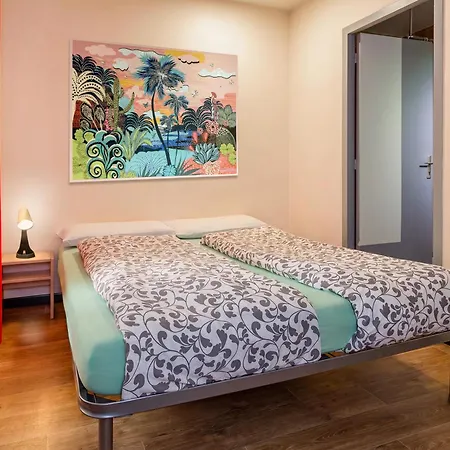 Villa Saint Exupery Beach Hostel-3
